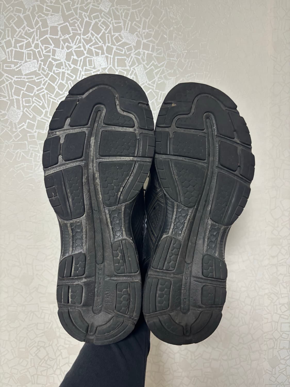 [282.5] 아식스 키코코스타디노브 젤버즈 블랙 상품이미지3