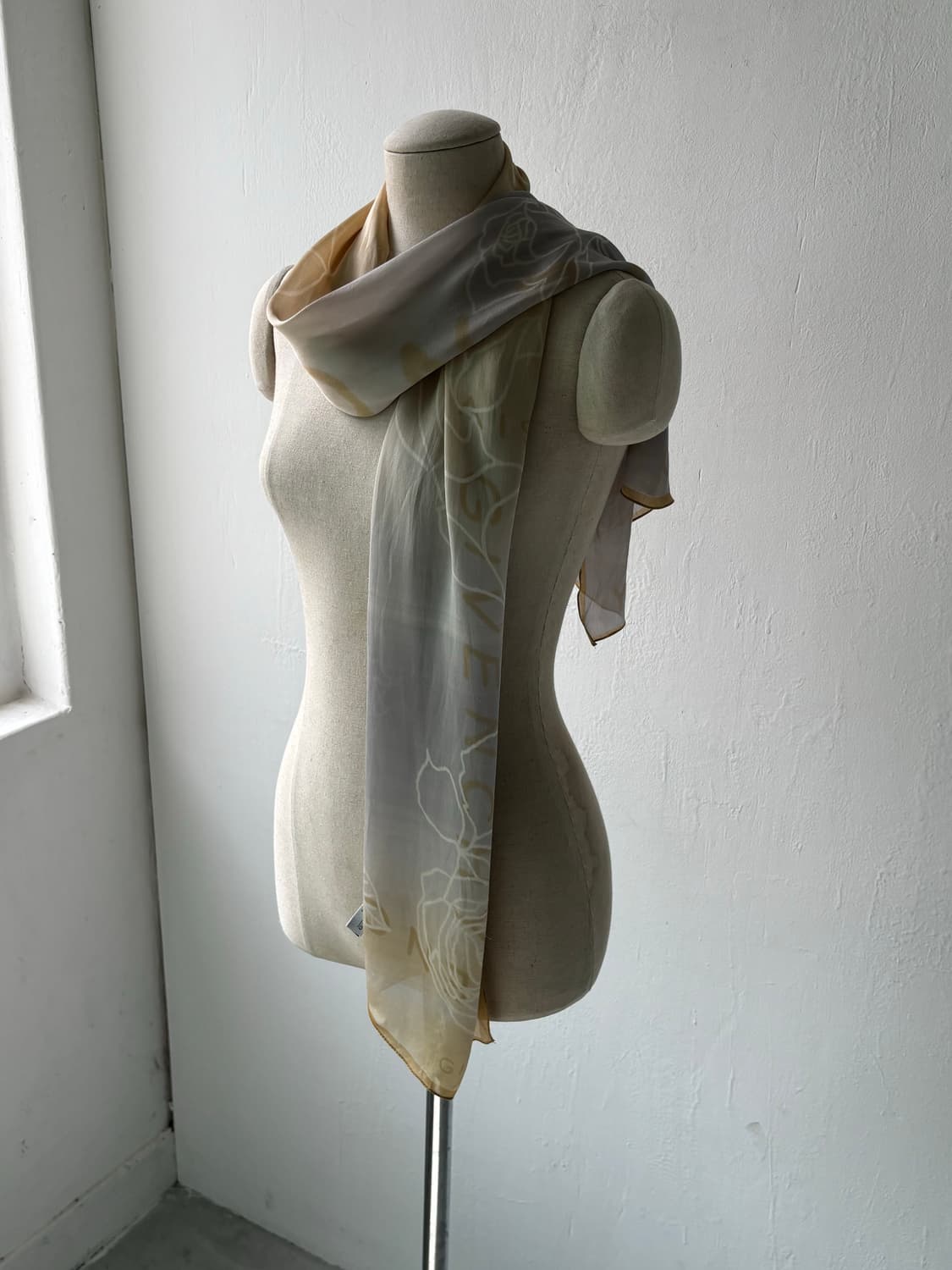 지방시 실크 스카프 상품이미지5