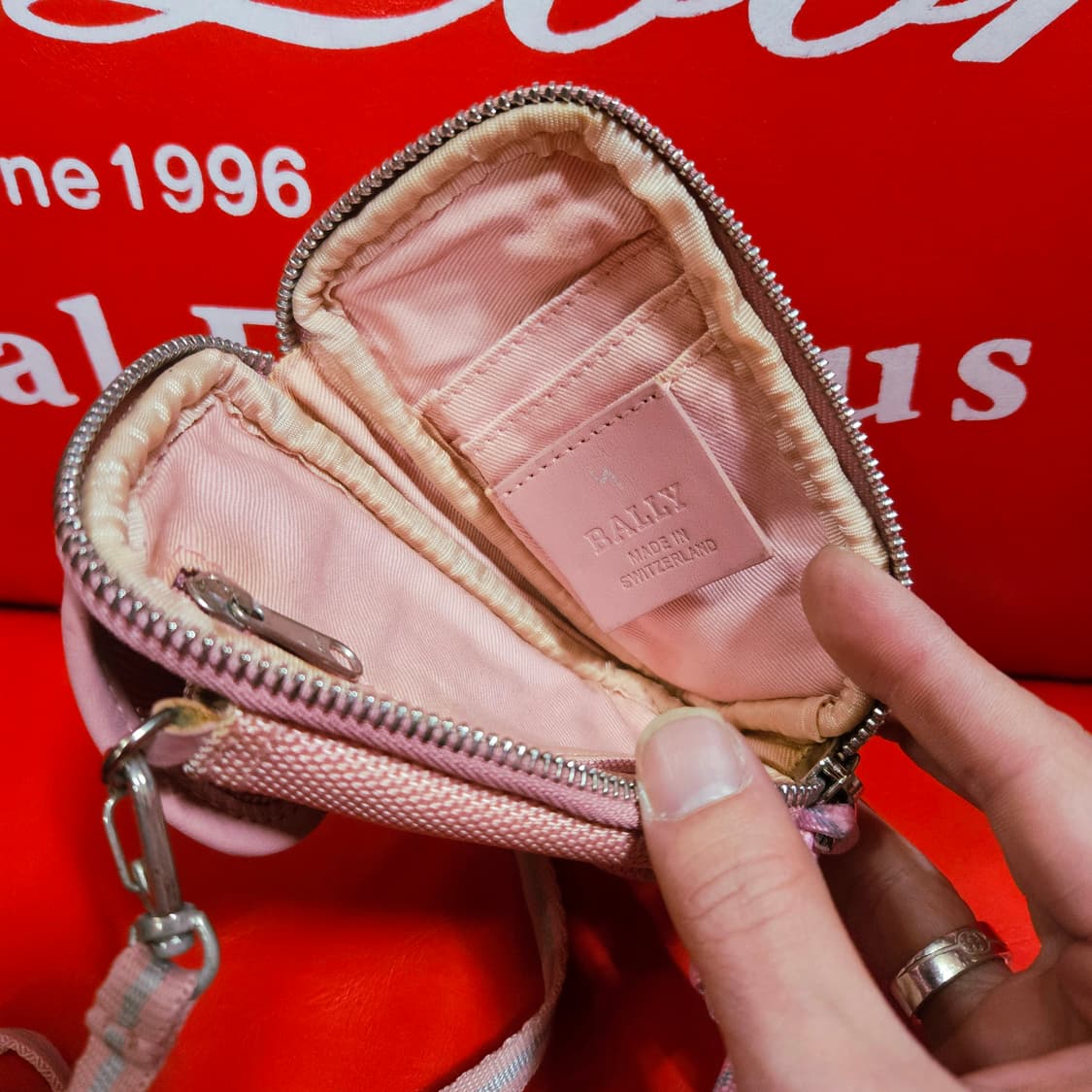 발리(BALLY) Pink mini 서브 파우치 케이스 크로스백 상품이미지8