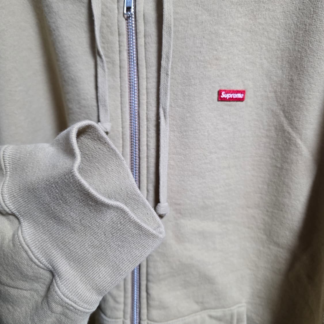 슈프림 스몰 박스 집업 후드 스웨트셔츠 다크 탄 - 24FW L사이즈 상품이미지5