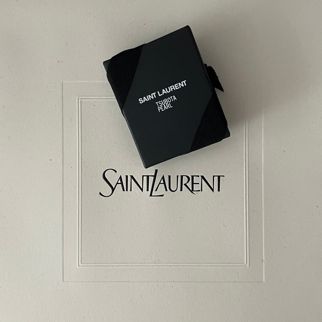 생로랑 x 츠보타펄 가죽 컴팩트 케이스 페기구 약통 상품이미지3