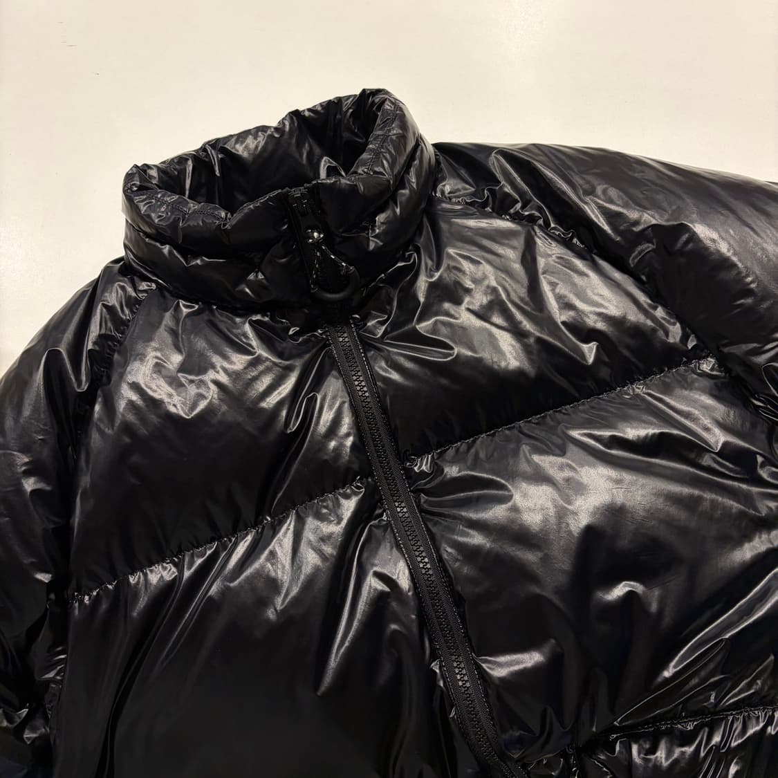 마뗑킴 포켓 유광 블랙 광택 숏 패딩 C482 상품이미지3