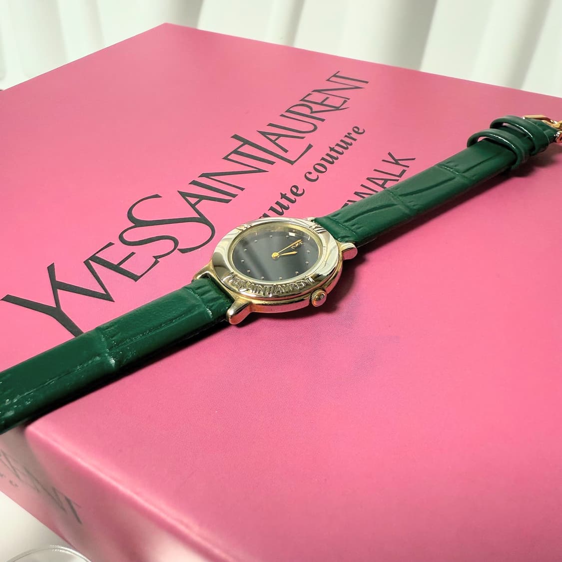 빈티지 생로랑 골든 블랙다이얼 시계 상품이미지4