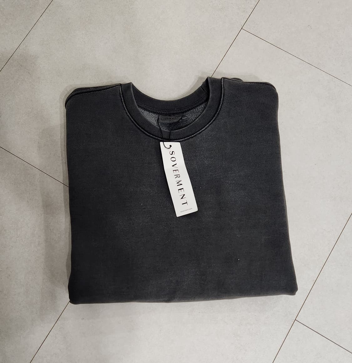 소버먼트 차콜맨투맨 상품이미지1