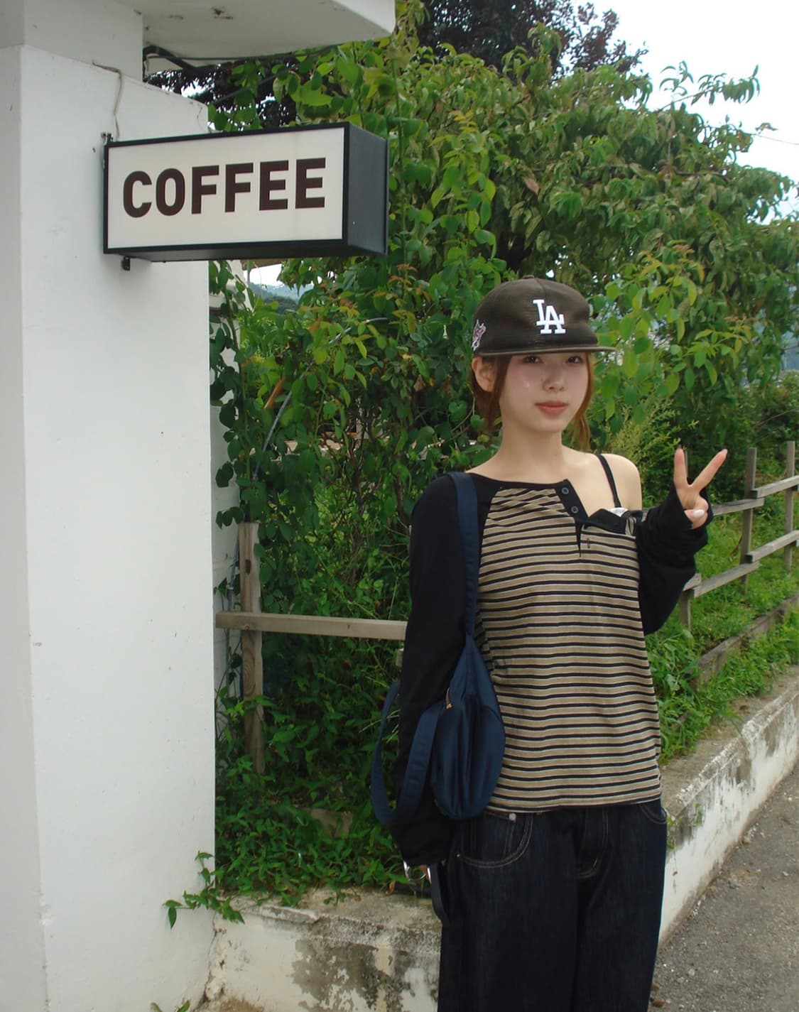 아워캐비넷 크롭 스트립 티 coup stripe tee 상품이미지1