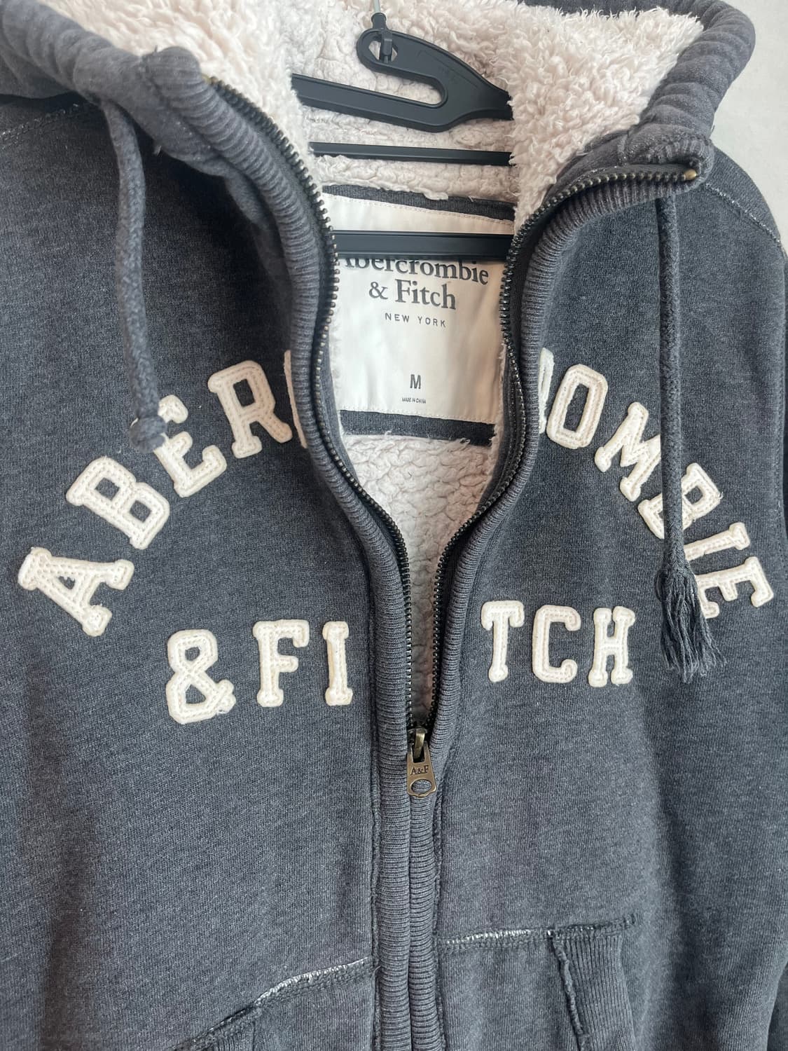 아베크롬비 스펠로고 퍼 후드집업 그레이 [M] 상품이미지4