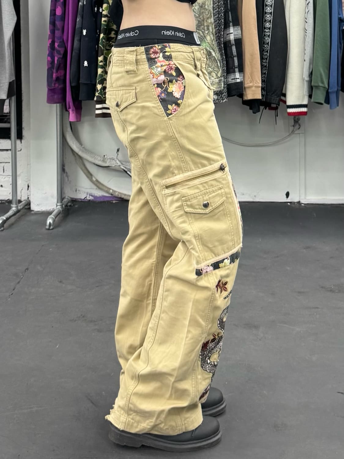 카라쿠리 타마시 오리엔탈 베이지 카고팬츠 상품이미지3