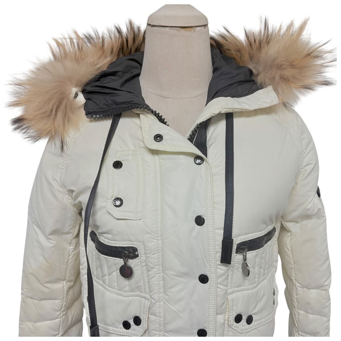 몽클레어 아이보리 슬림핏 패딩 1사이즈 상품이미지2