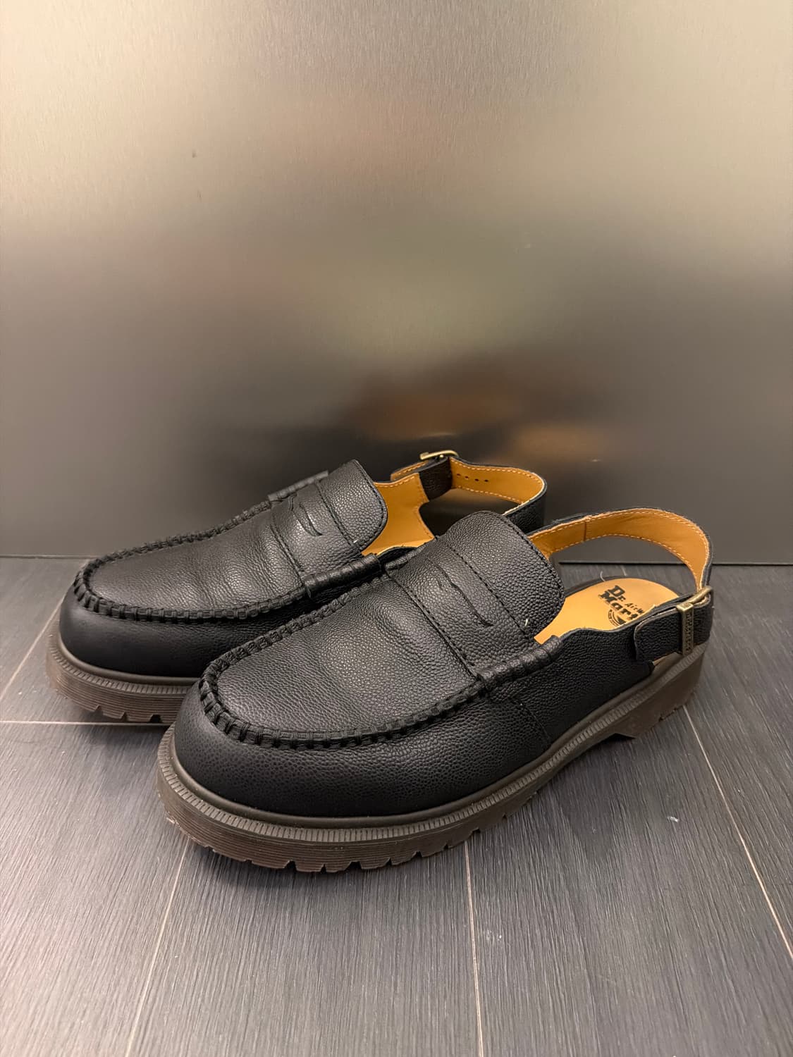 닥터마틴 펜톤 슬링백 상품이미지1