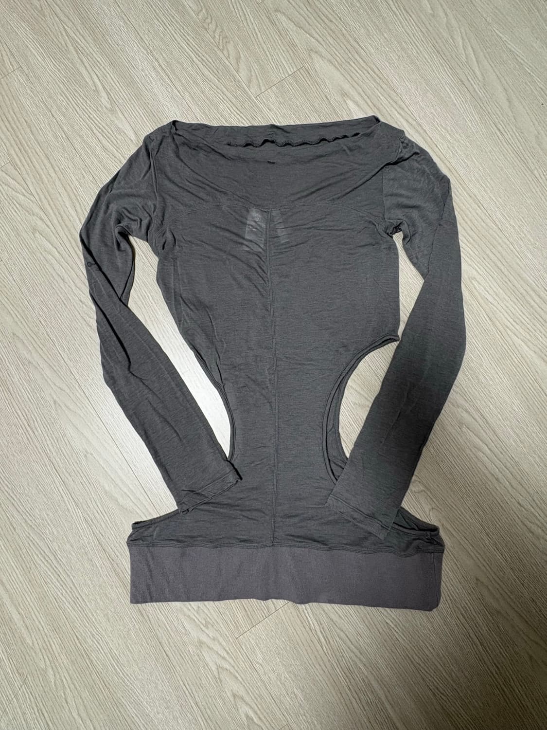 Curved Cut Layered Tee / Charcoal / 3사이즈 상품이미지3