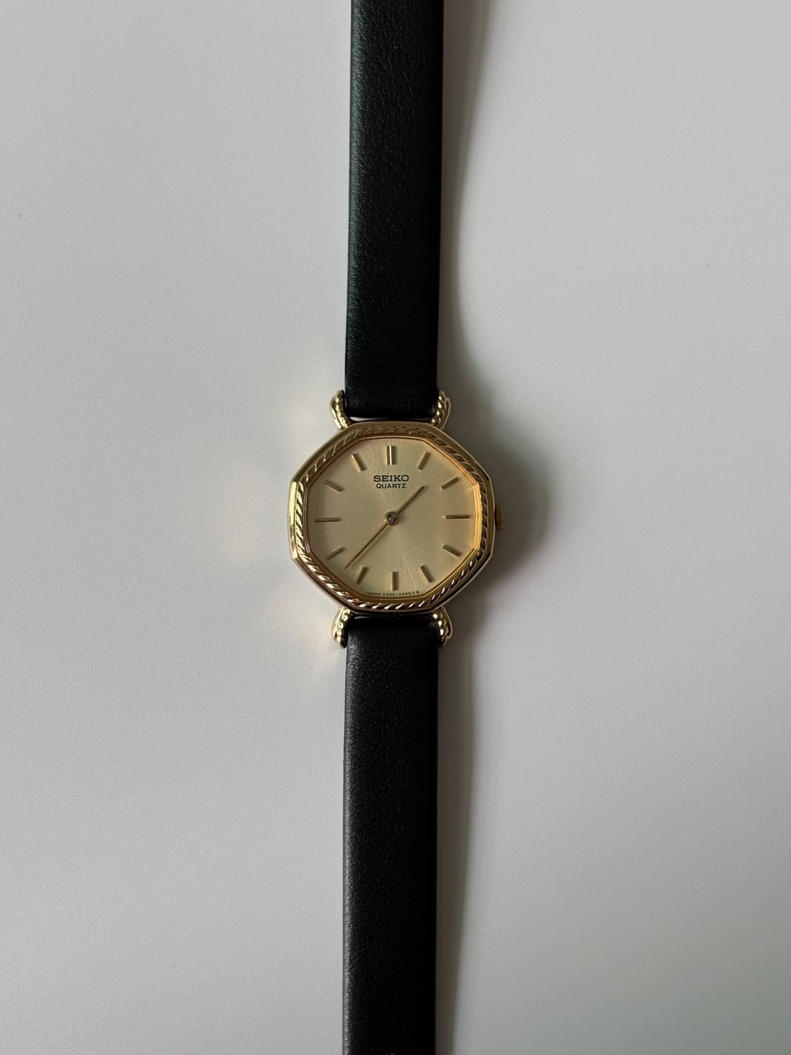 세이코 1980년대 빈티지시계 로프 베젤 골드 옥타곤 쿼츠 여성 상품이미지1