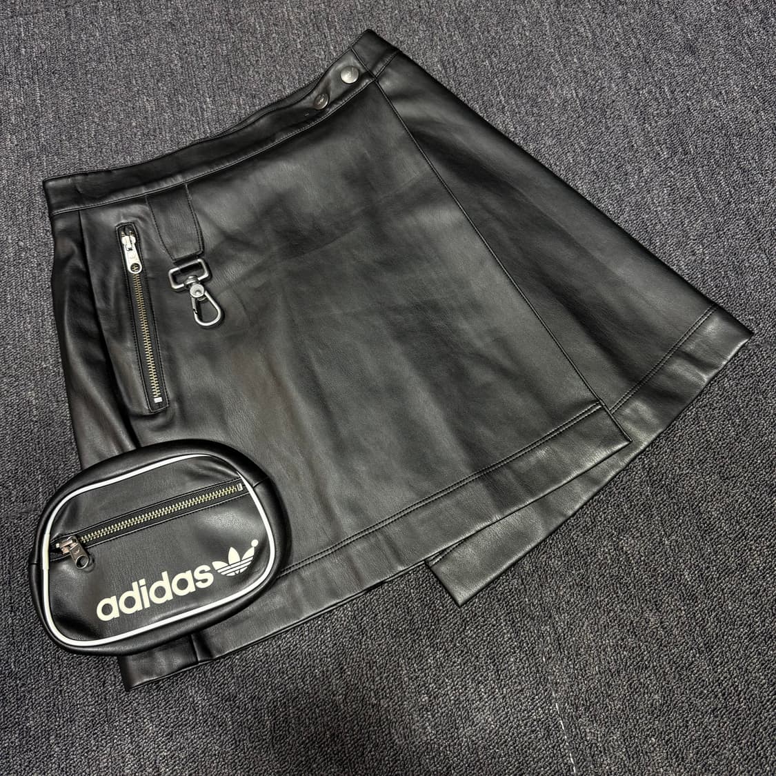 아디다스 블루버전 에어라이너 레더 스커트 상품이미지3