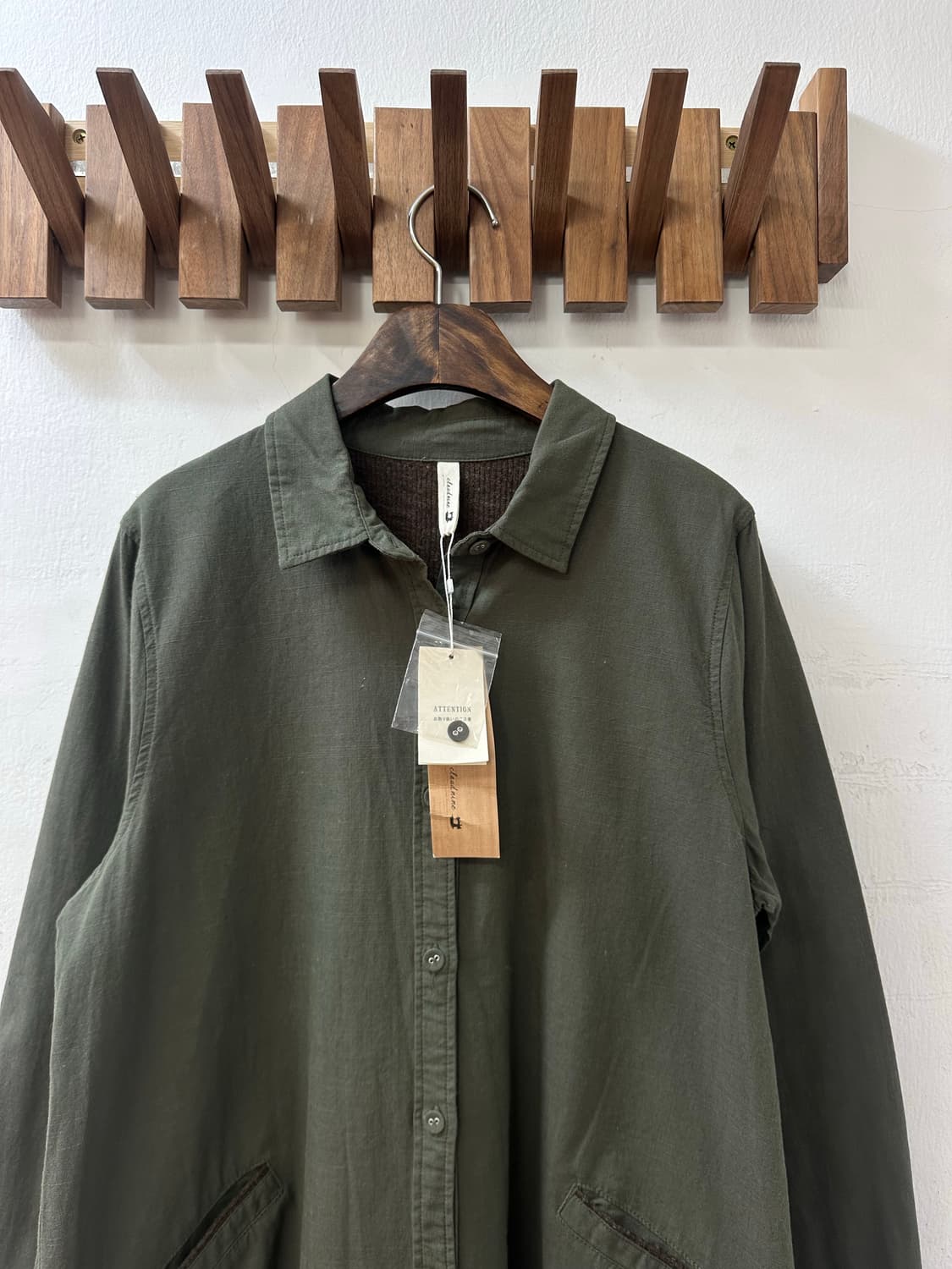 택있는새상품 일본빈티지 카키 포켓 디테일 싸개 버튼 셔츠 야상 자켓 상품이미지2