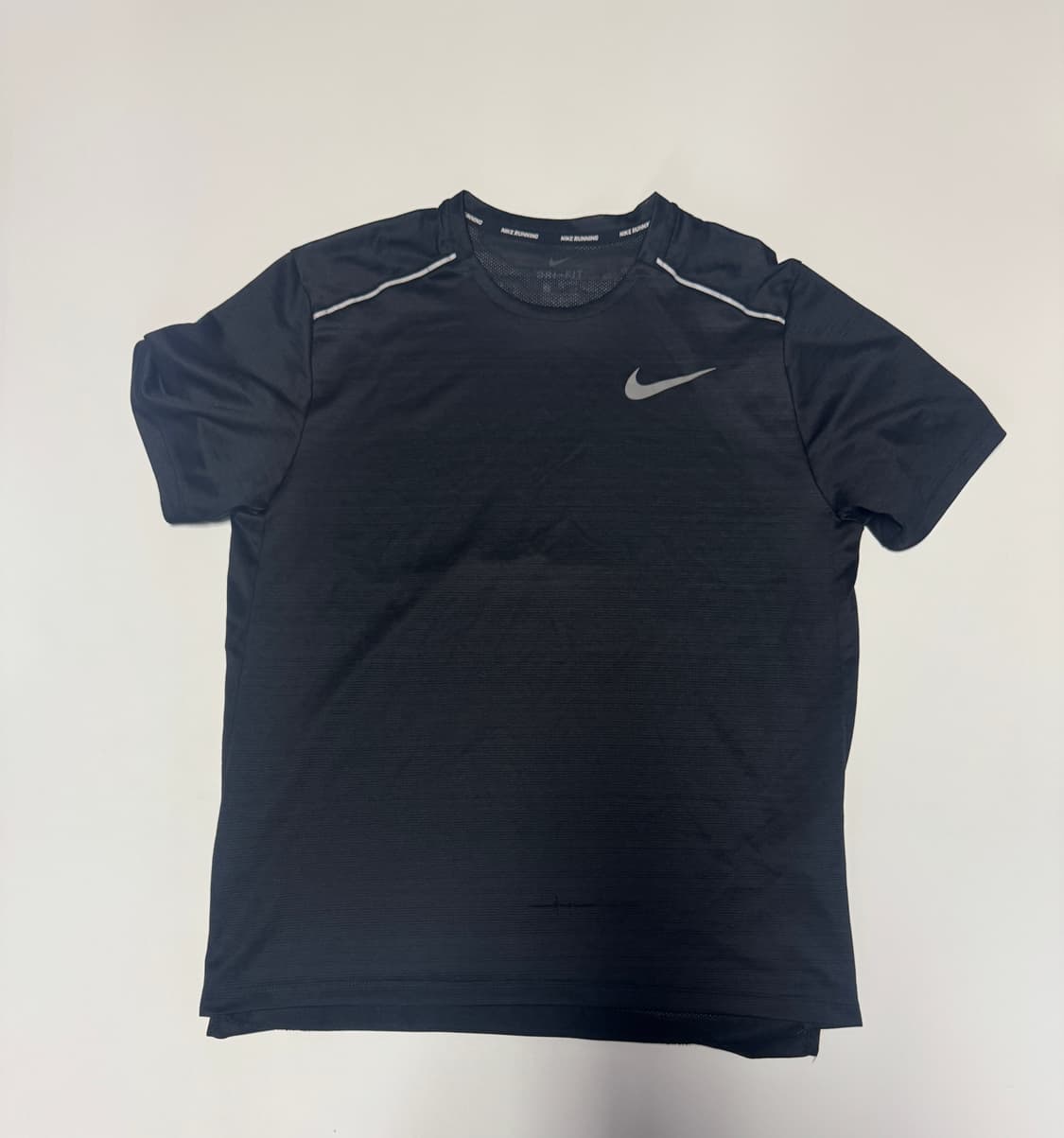 나이키 러닝 드라이핏 솔로 스우시 반팔 티셔츠 L 블랙 상품이미지1