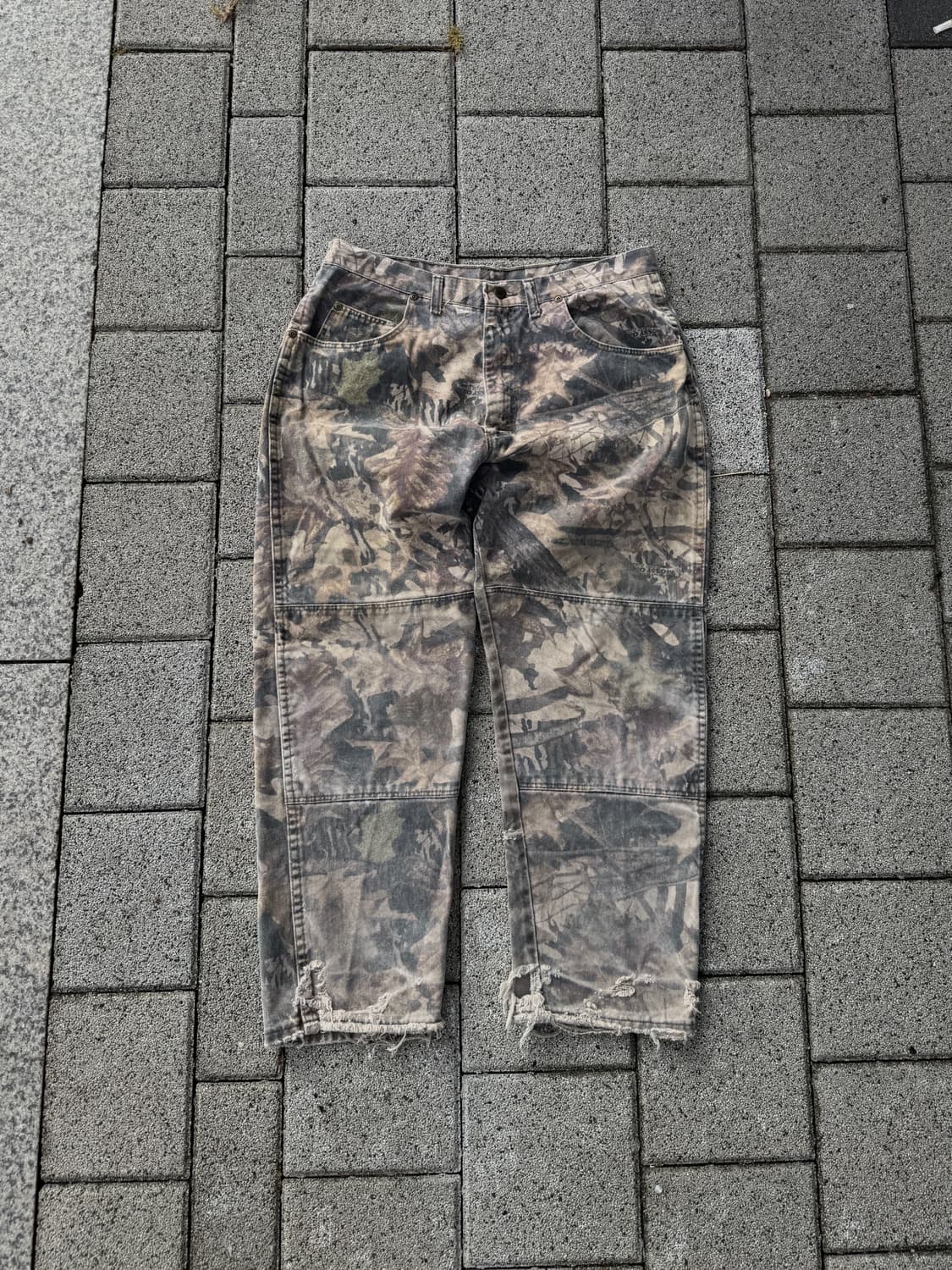 36x30 랭글러 리얼트리 카모 더블니 팬츠 상품이미지1