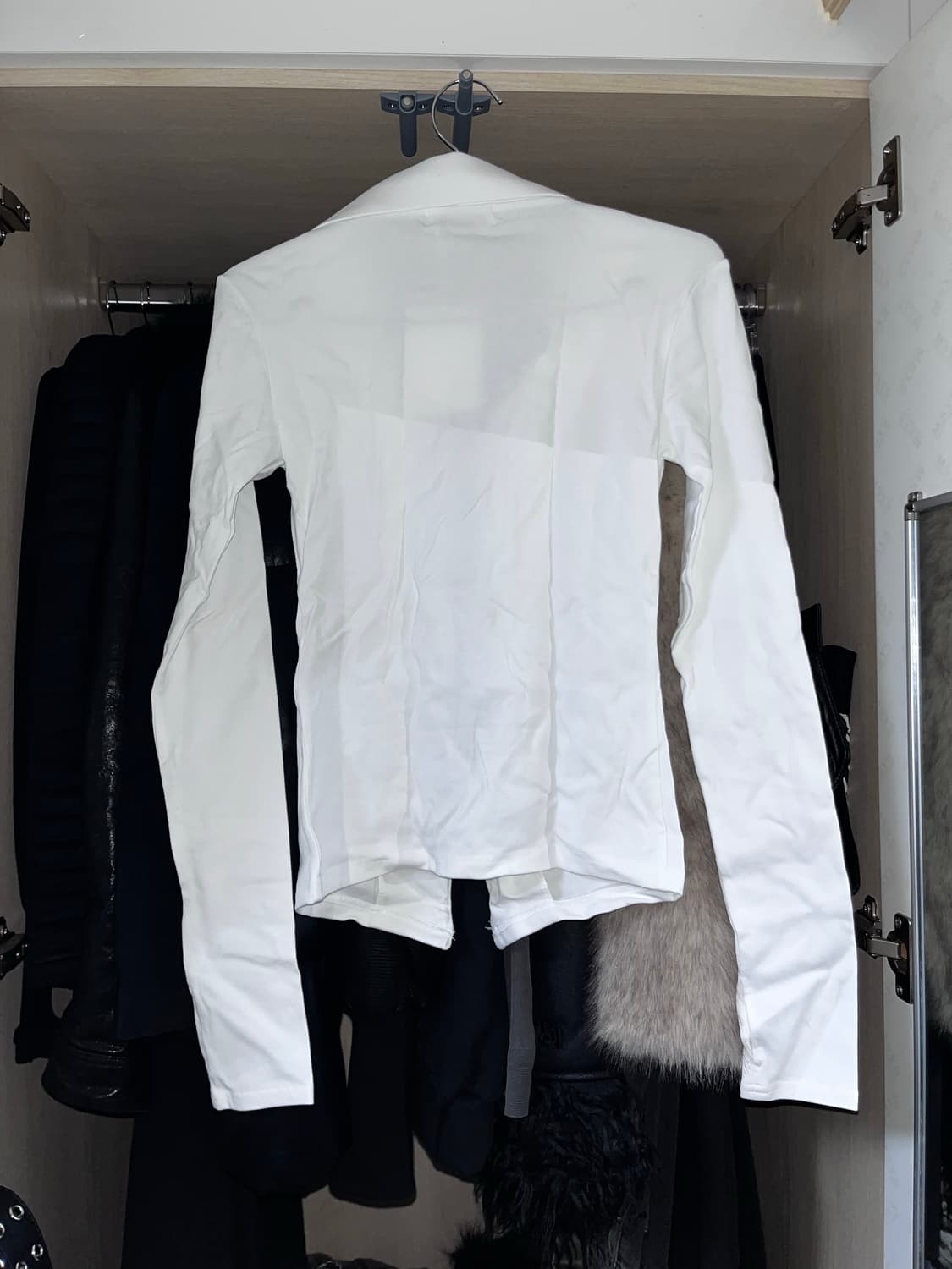 <새상품>뉴얼린 엠블럼 로고 셔츠탑 화이트 상품이미지2