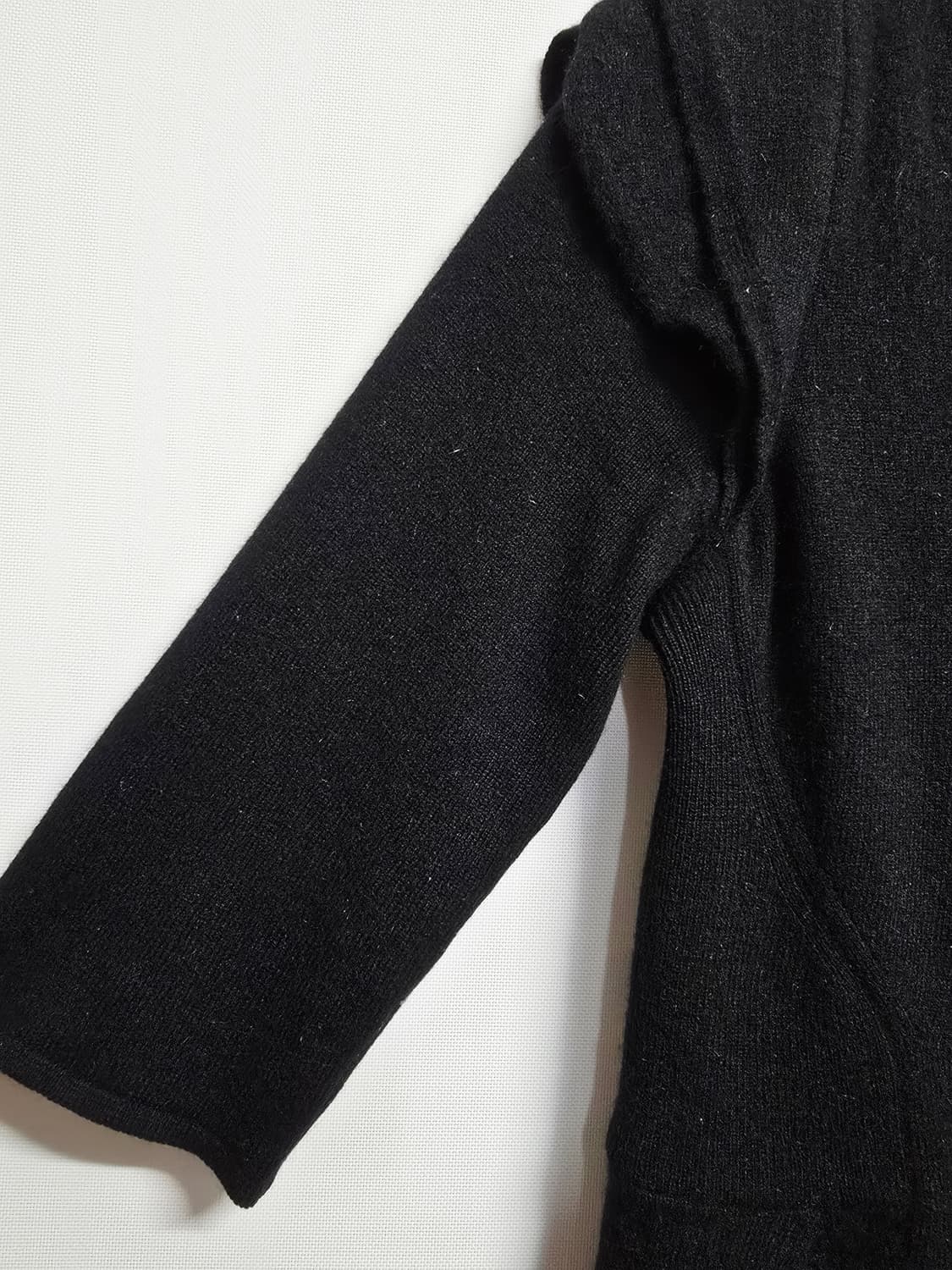 마인 블랙 브이넥 니트 양모앙고라혼방 상품이미지3