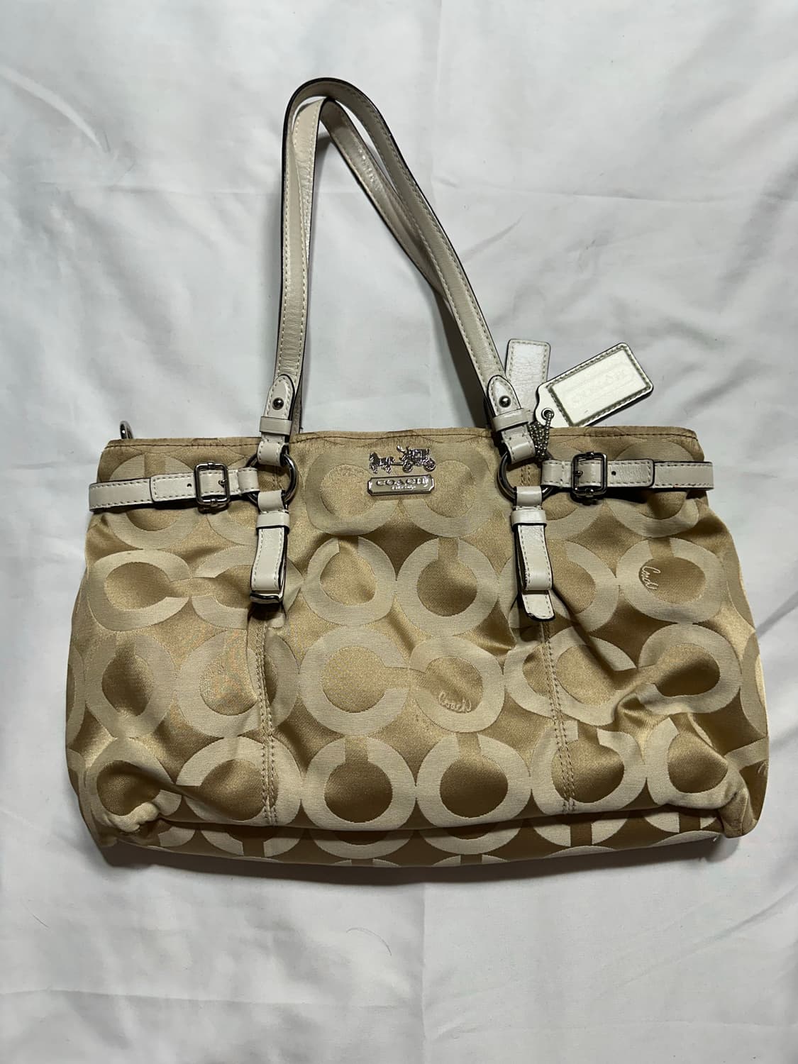 코치 숄더백 상품이미지1