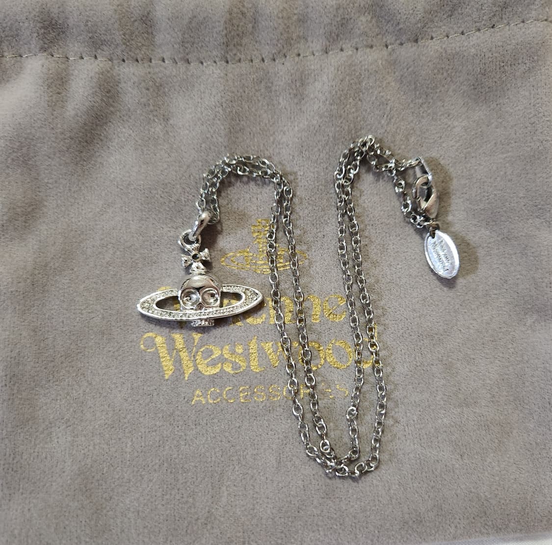 비비안웨스트우드 스컬 orb 목걸이 상품이미지4