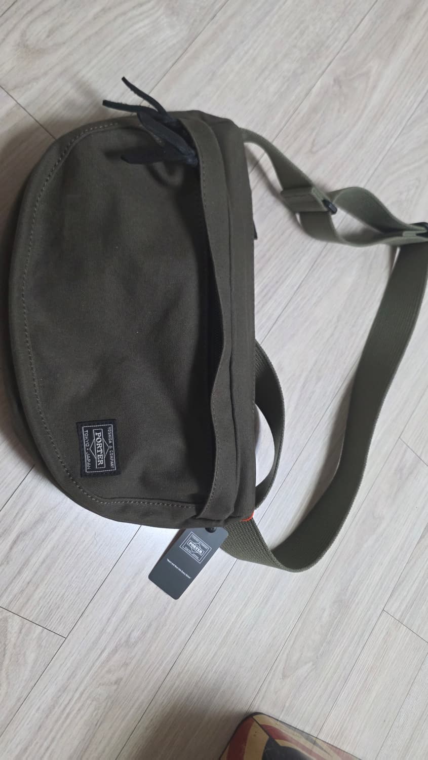 포터 비트 숄더백 올리브 캔버스 상품이미지1