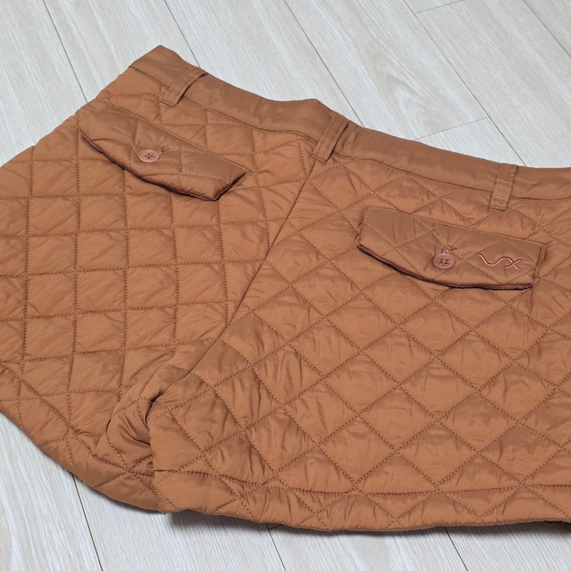 노스페이스)빈티지 여성 퀄팅 누빔 패딩 반바지 숏팬츠 겨울 브라운 상품이미지3