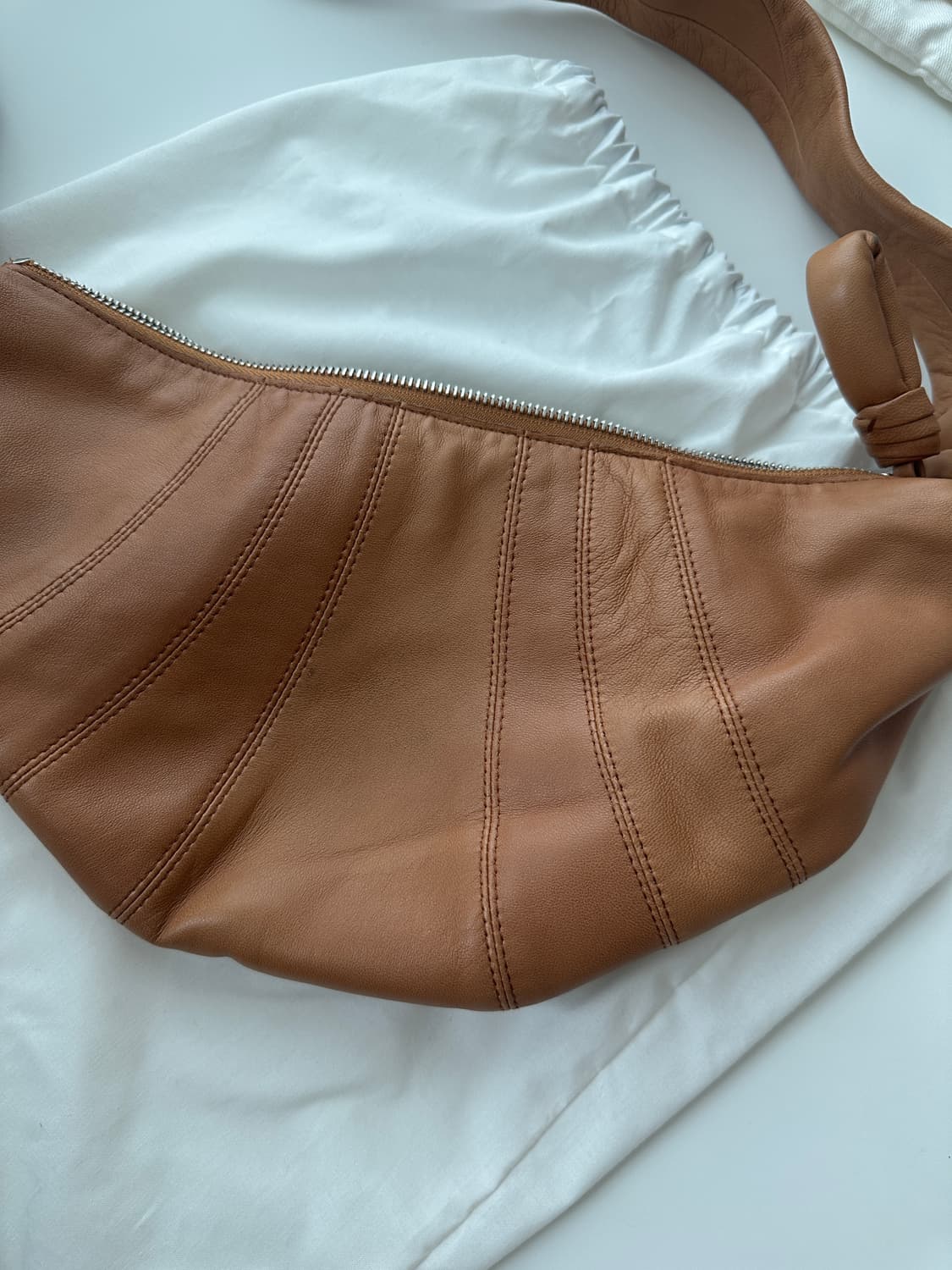 르메르 범백 크루아상 스몰 상품이미지4