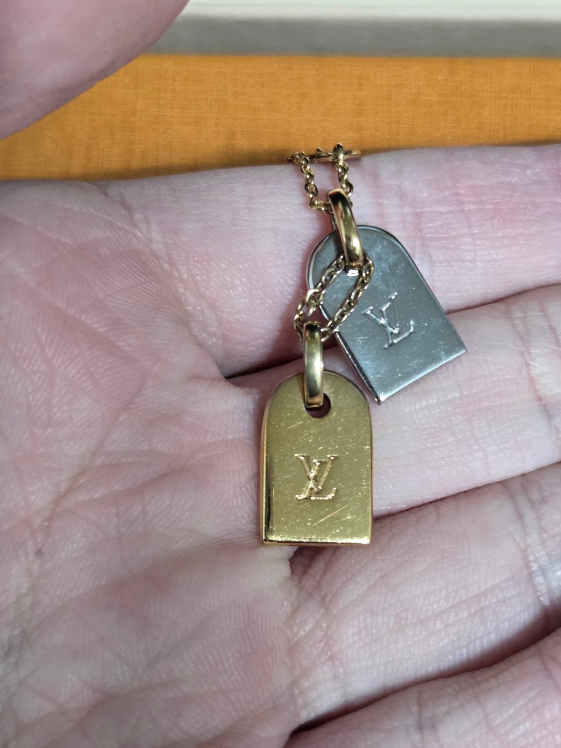 루이비통 나노그램 목걸이 상품이미지3