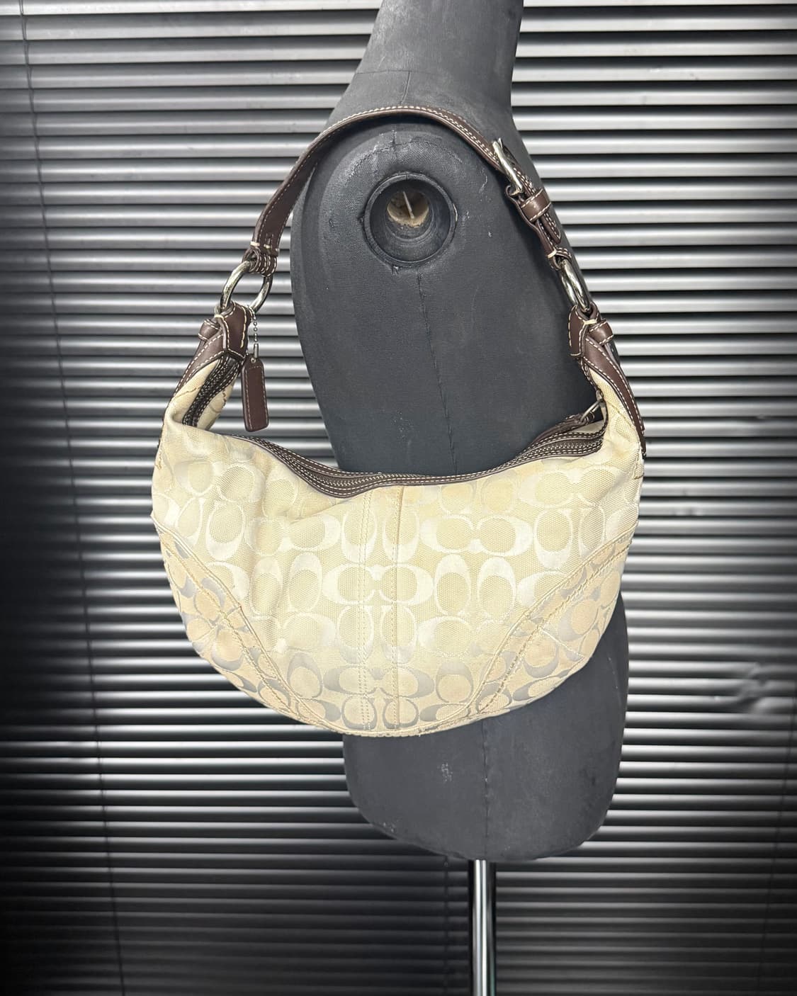 코치 가죽 캔버스 버클백 로고 숄더백 토드백 바게트백 브라운 갈색 가방  상품이미지2