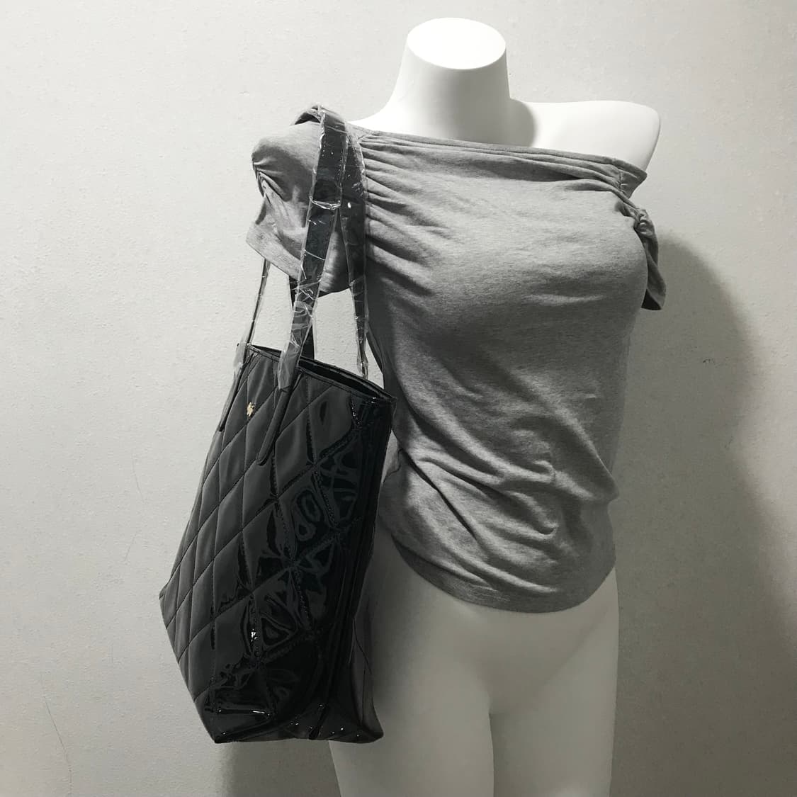 아가타 블랙 에나멜 퀼팅 쇼퍼백 갸루 y2k 헤이세이 상품이미지3