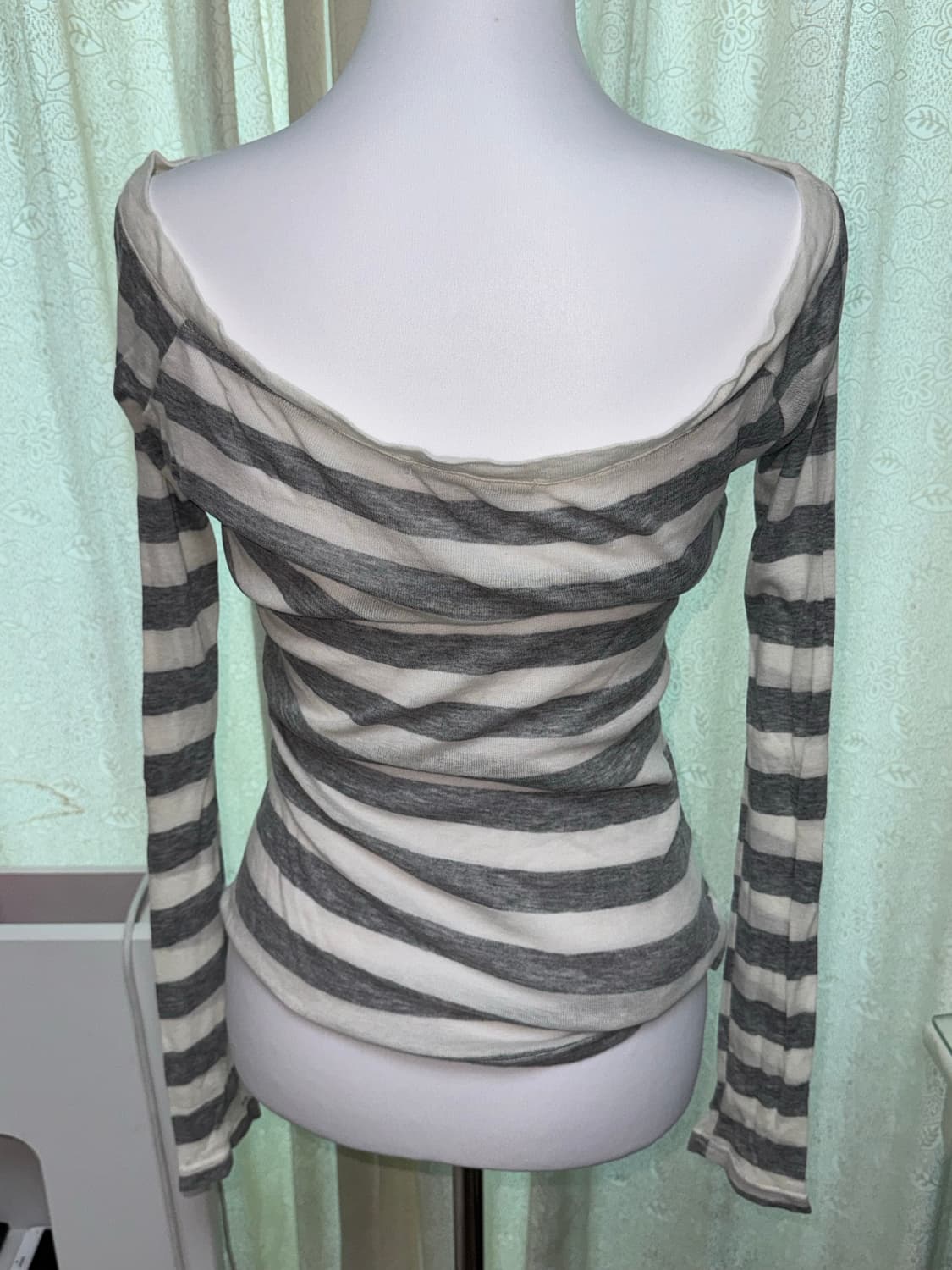 SIO SEOUL striped off-shoulder top 상품이미지4