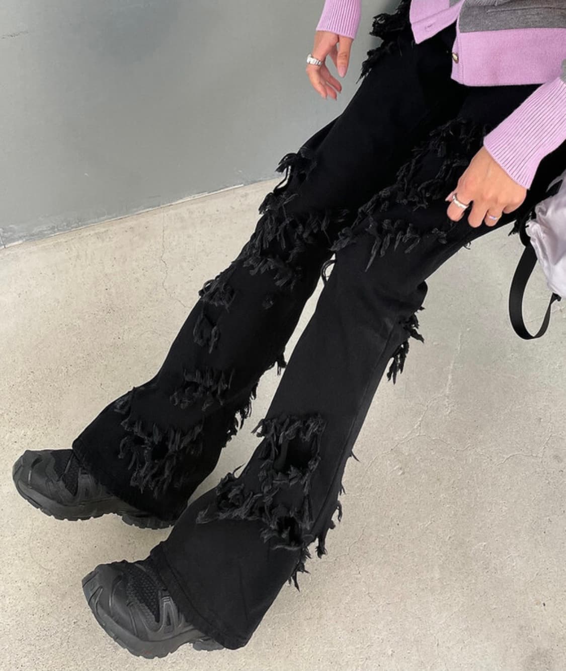 [UNISEX] 오웬 데미지 블랙진 상품이미지1