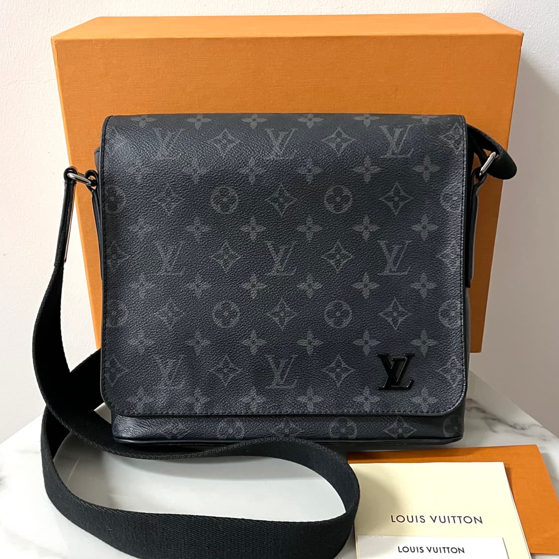 [A급/정품] 루이비통 디스트릭트 pm 메신저 크로스백 가방 상품이미지1