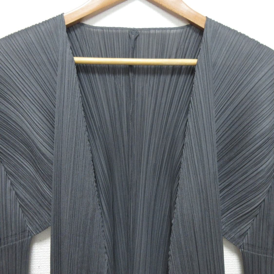 이세이미야케 플리츠 플리즈 가디건 그레이 4 상품이미지4