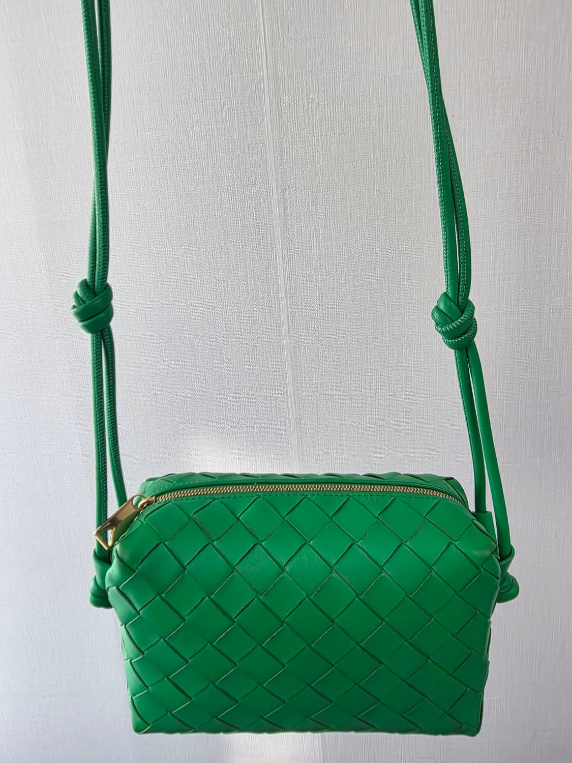 보테가베네타 미니 루프 카메라백 그린 상품이미지5