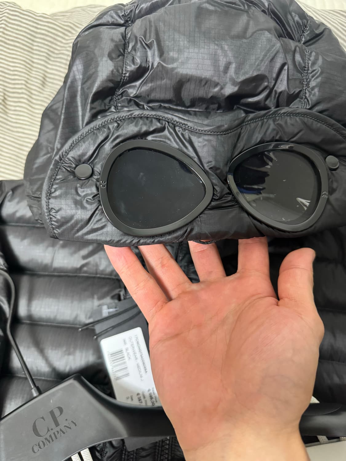 Cp컴퍼니 dd쉘 경량패딩 s 블랙 상품이미지4