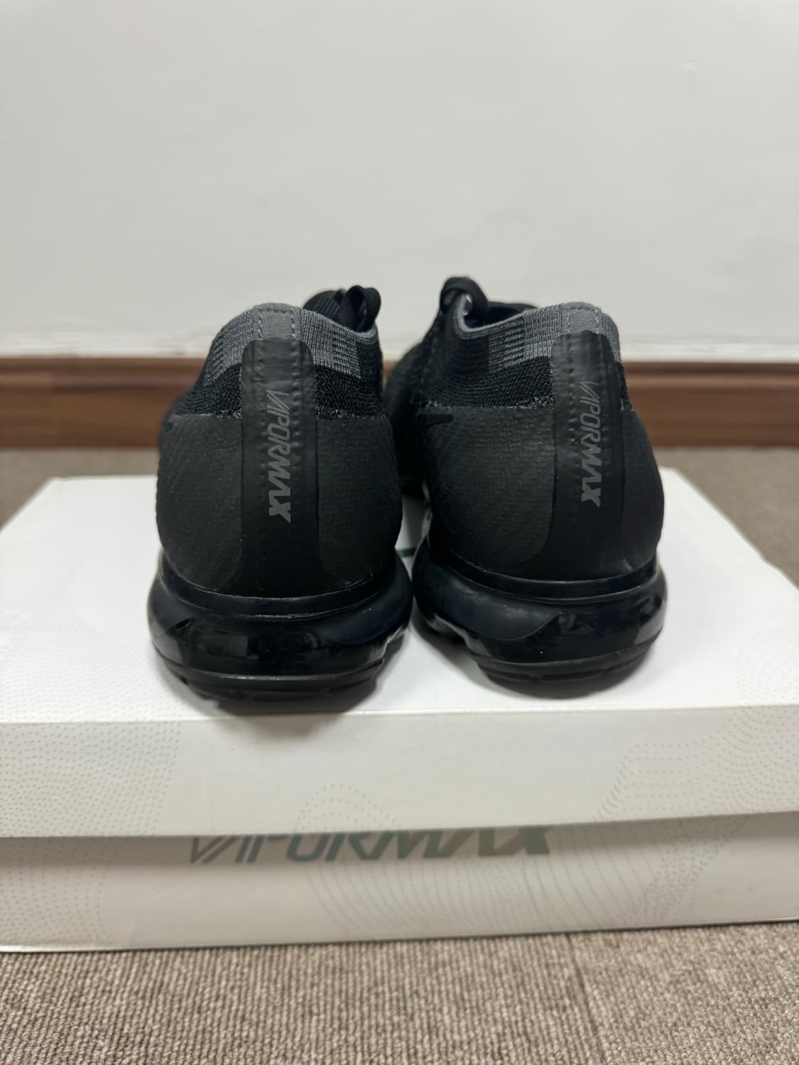 나이키 베이퍼맥스 트리플블랙 1.0 280 사이즈 상품이미지3