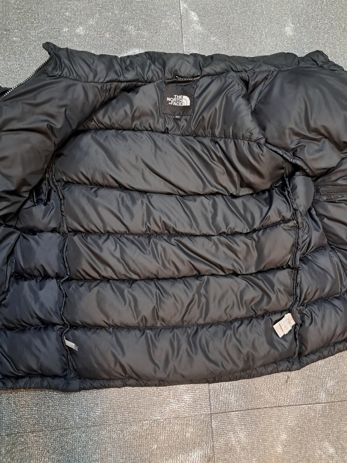 노스페이스 700 눕시 패딩 블랙 상품이미지3