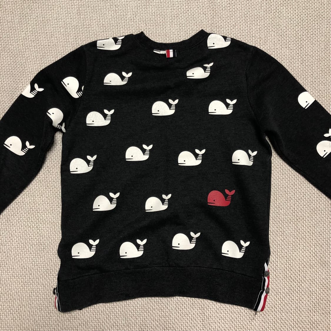 톰브라운 맨투맨 상품이미지2