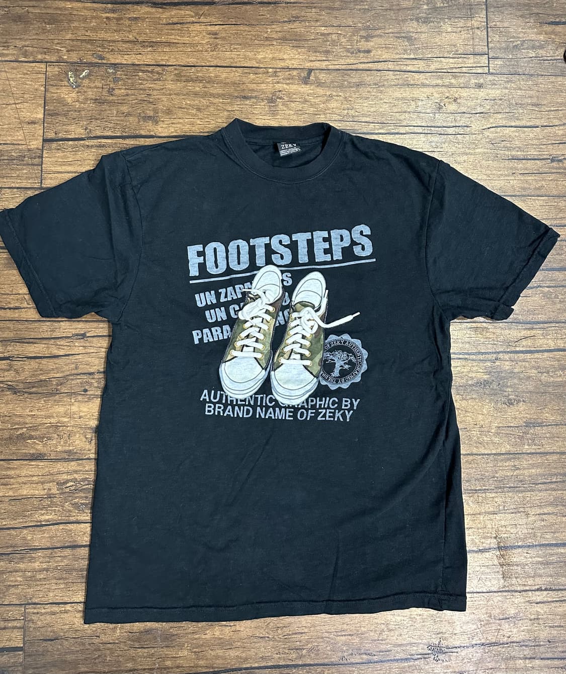 ZEKY 풋스텝 그래픽 빈티지 반팔티 L 상품이미지1