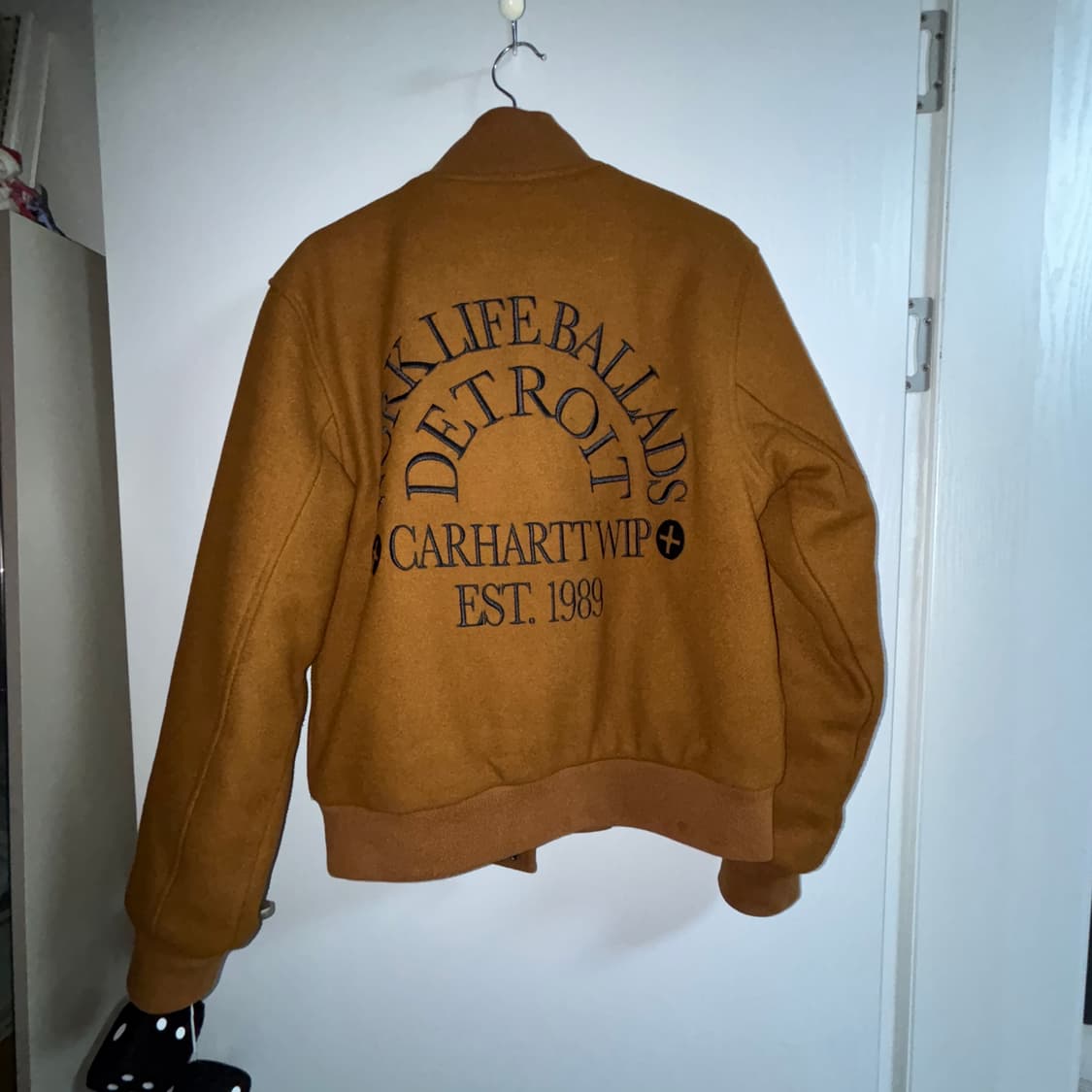 칼하트 바시티 자켓 상품이미지2