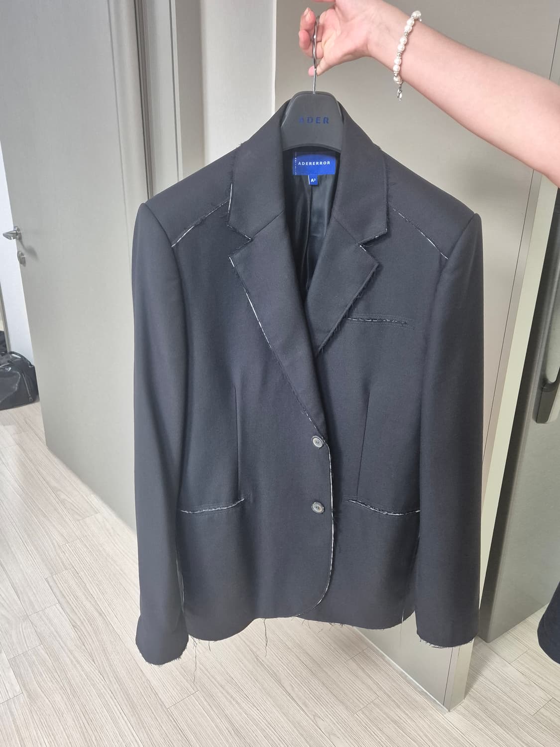 아더에러 디스트 블레이저 느와르 A2 상품이미지1