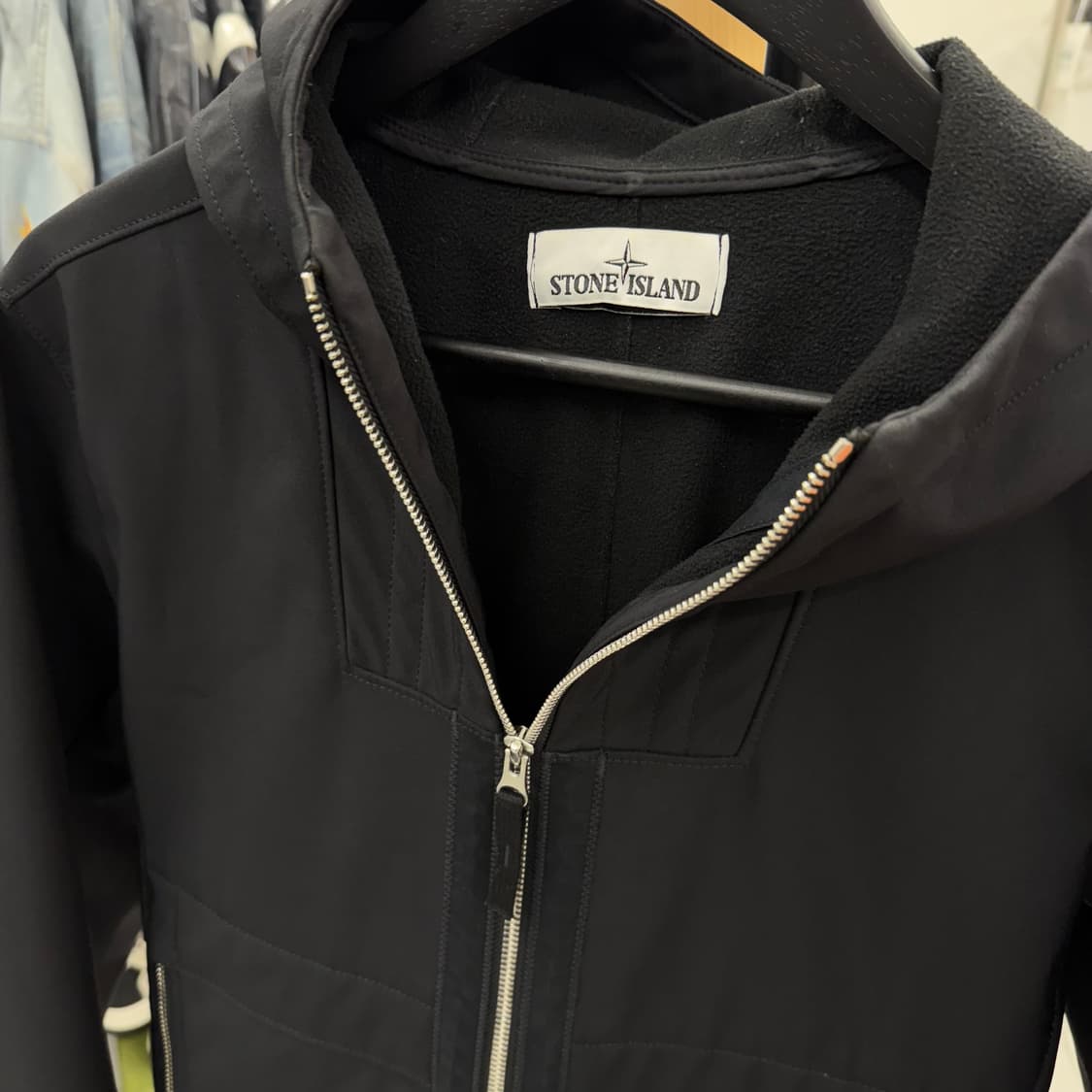 [S] 스톤아일랜드 소프트쉘 바람막이 자켓 상품이미지2