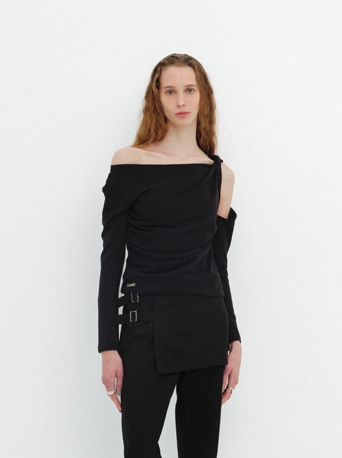 세릭 cerric shoulder twist top black 상품이미지2