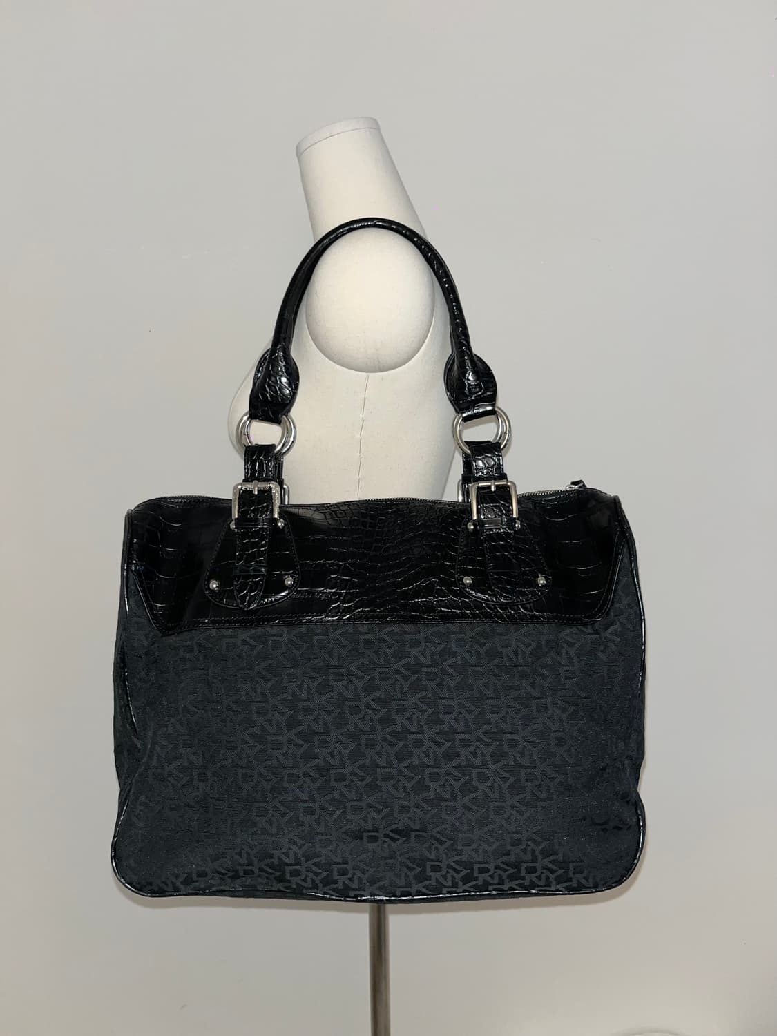 📦DKNY All Black shoulder bag 상품이미지4