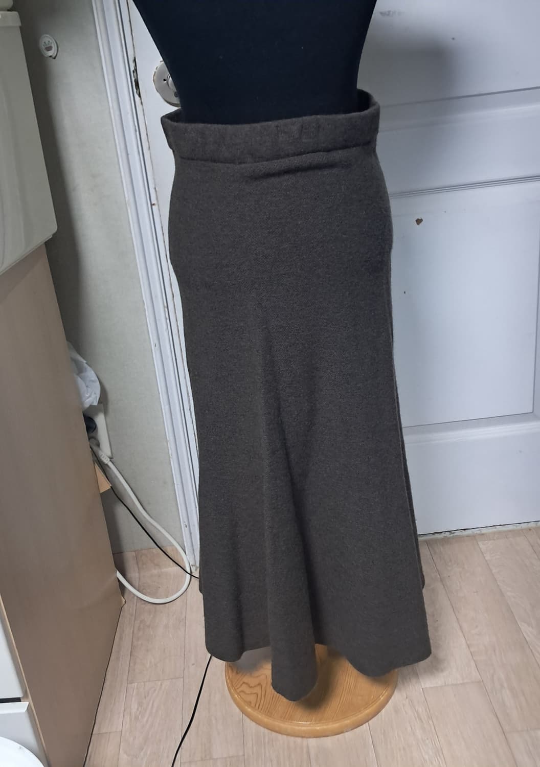 엣지 모 100% 플레어 니트 스커트 S사이즈(약44~55) 상품이미지4