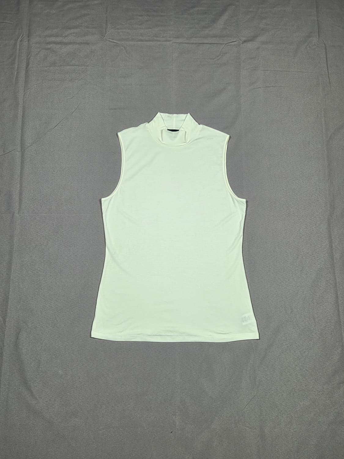 [띠어리] 리브드 비스코스 터틀넥 슬리브리스 | S00099 상품이미지1