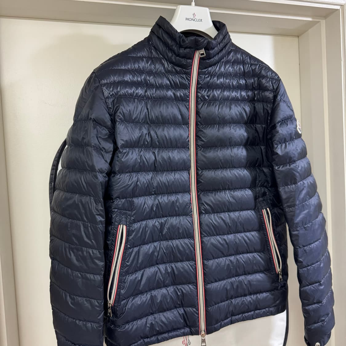 몽클레어 다니엘 경량패딩 5사이즈 네이비 상품이미지3