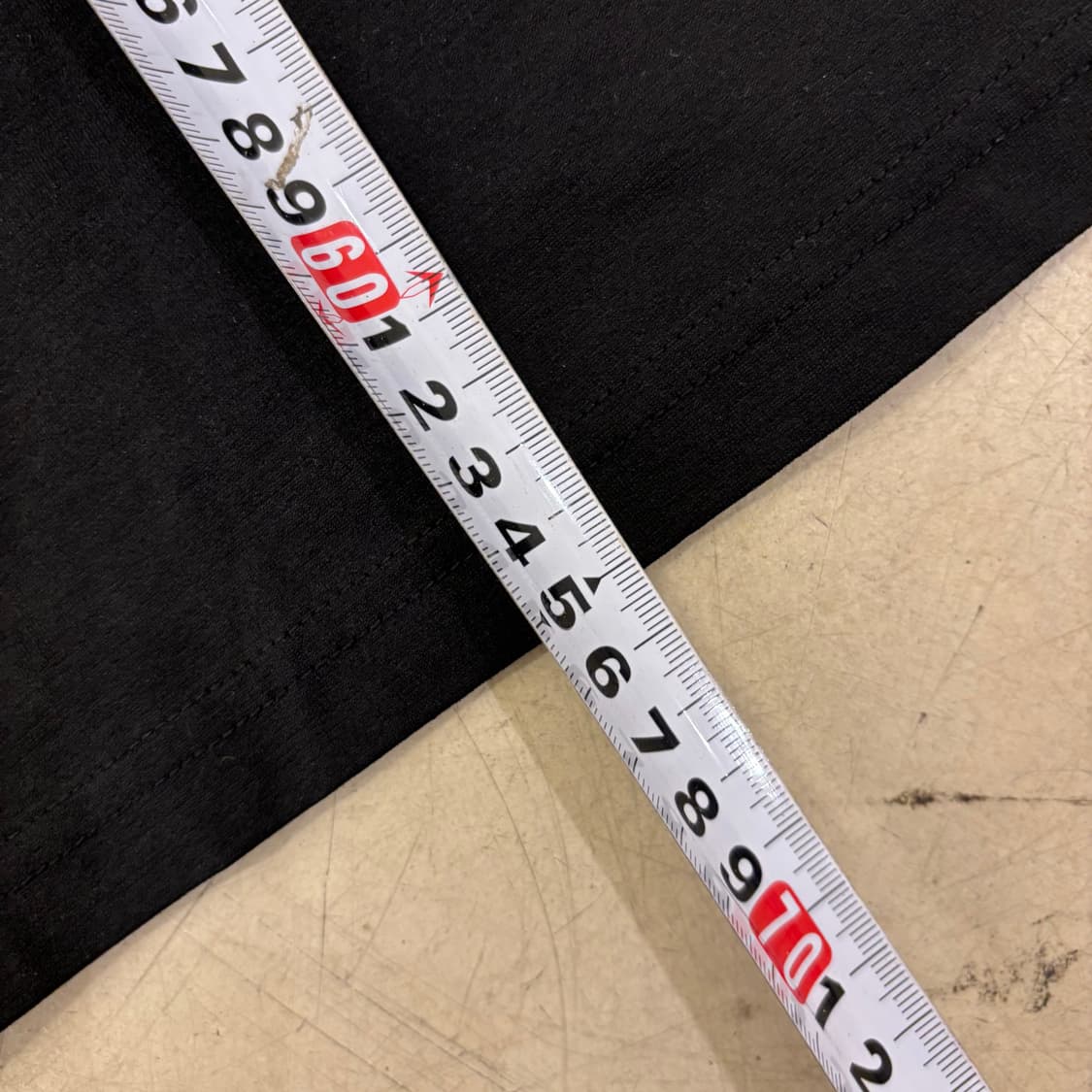 엄브로 스몰로고 블랙 티셔츠 상품이미지4