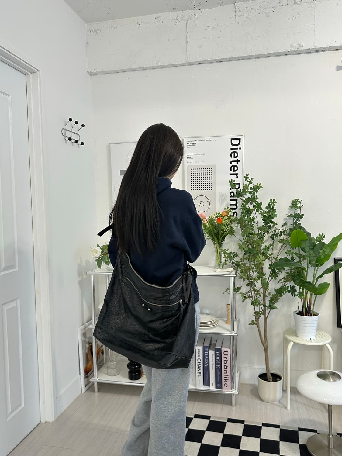 ❌거래중[A+ 정품] 발렌시아가 시티 모터백 커리어 블랙 상품이미지7