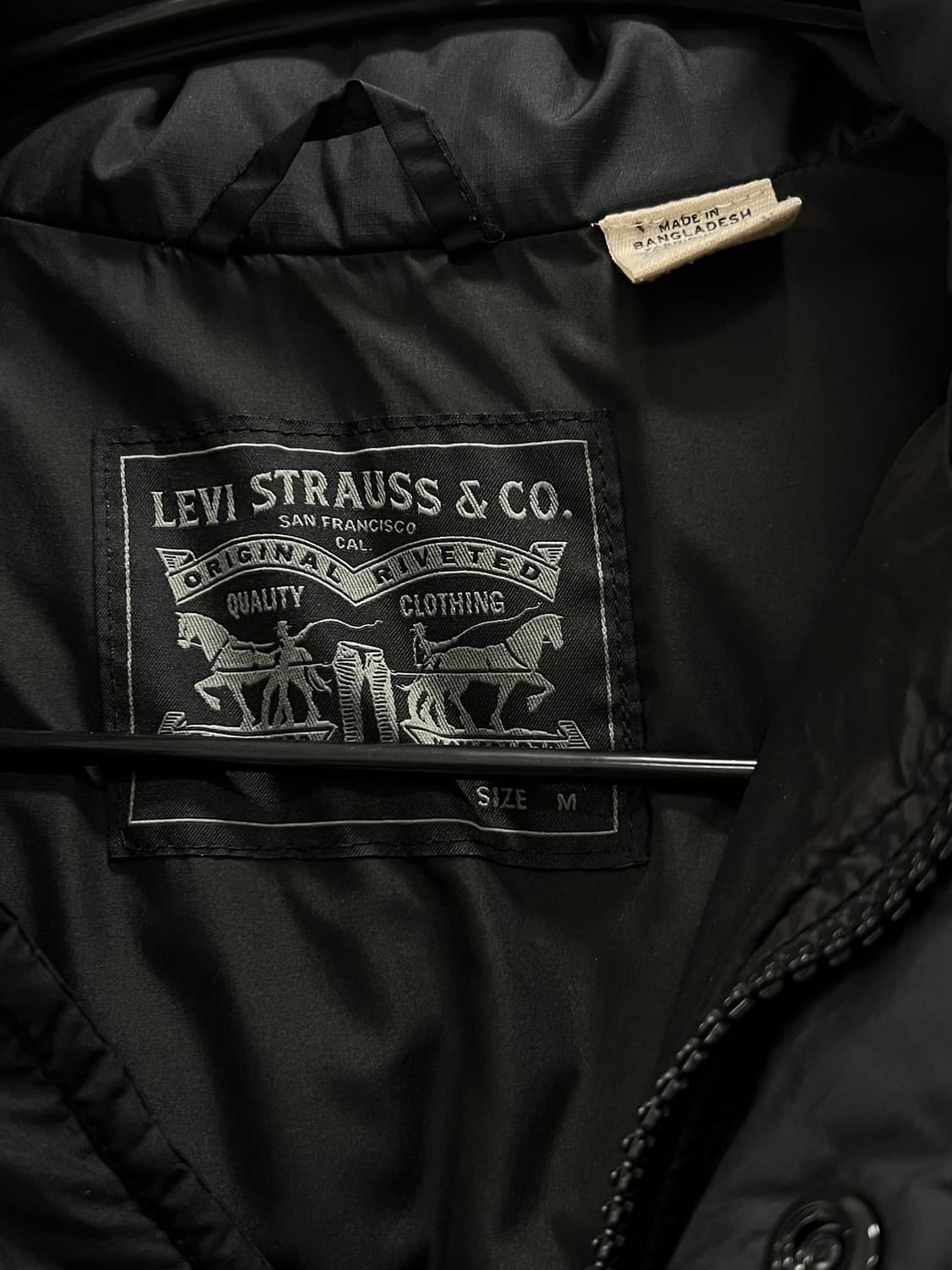 리바이스 구스다운 롱 패딩 블랙 상품이미지4